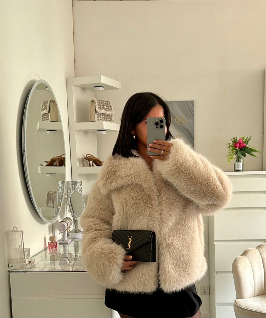 Veste Femme Fausse Fourrure Beige – Style Tendance et Douceur Luxueuse