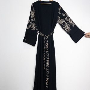 Ensemble Abaya  – Noir & Crème avec Broderies Florales Orientales