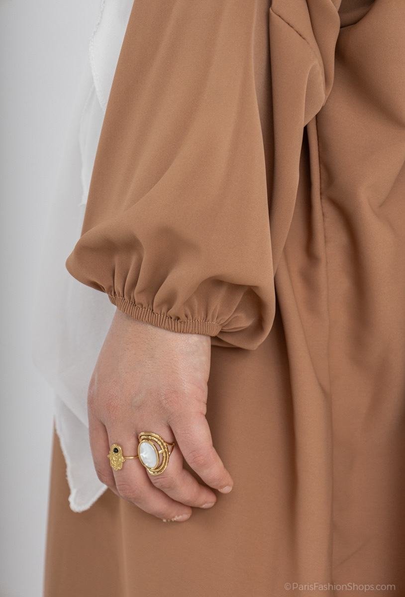 Abaya Papillon "Médine" – Soie de Médine Premium – Coupe Large & Fluide (Caramel) – Image 2