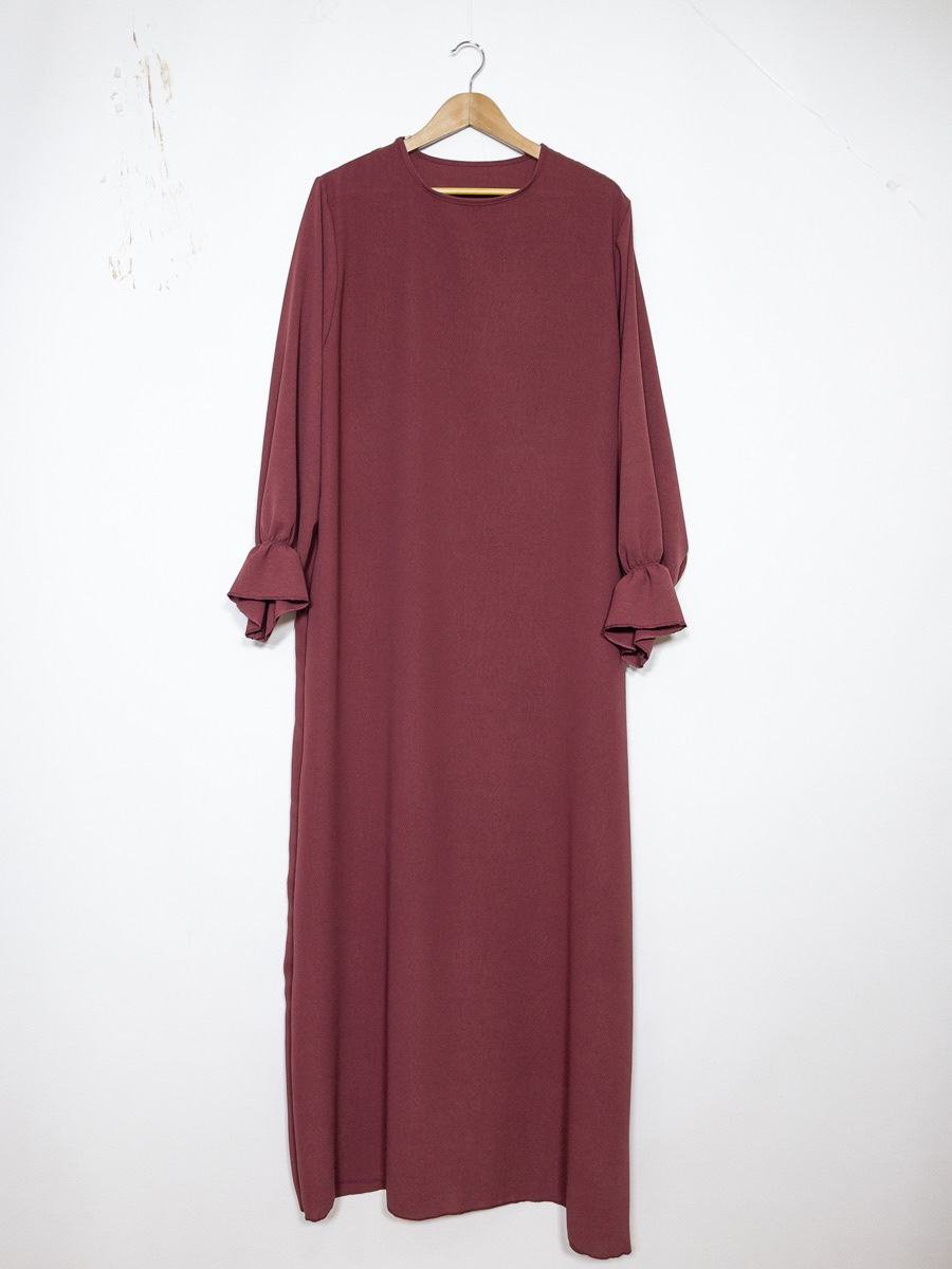 Abaya Longue Évasée en Soie de Médine – Manches à Volants Élastiquées